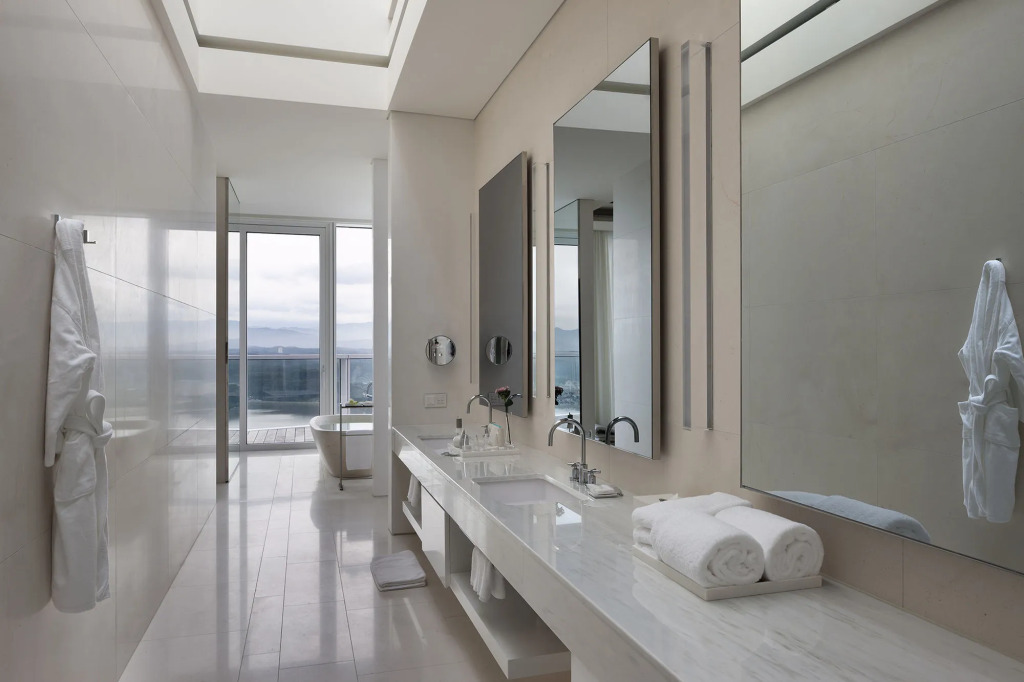 SEAMARQ HOTEL