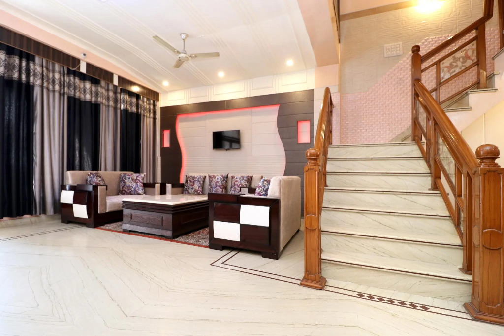 OYO 22774 Kumar Hotel