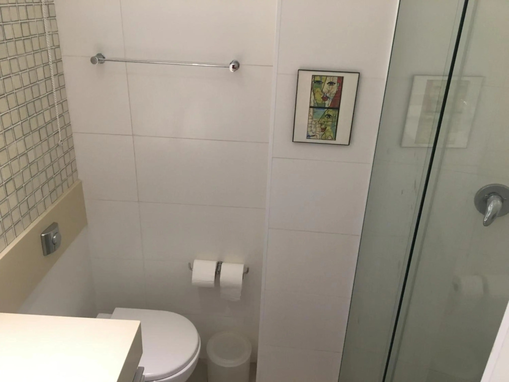 Apartamento em Copacabana - Rua Bolívar - 2 Quartos - Excelente Localização