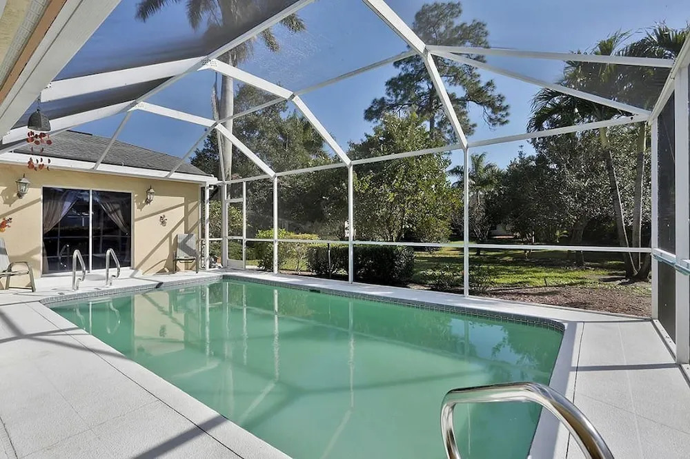 Sunbury Court Home