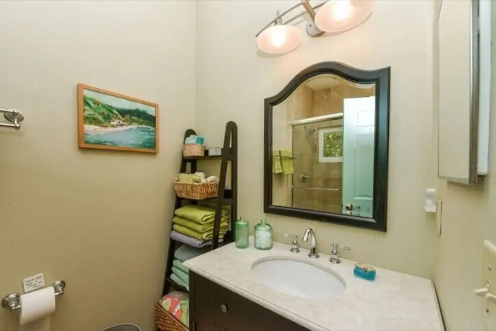 2903 Avenue F 3 Bedroom Home by RedAwning