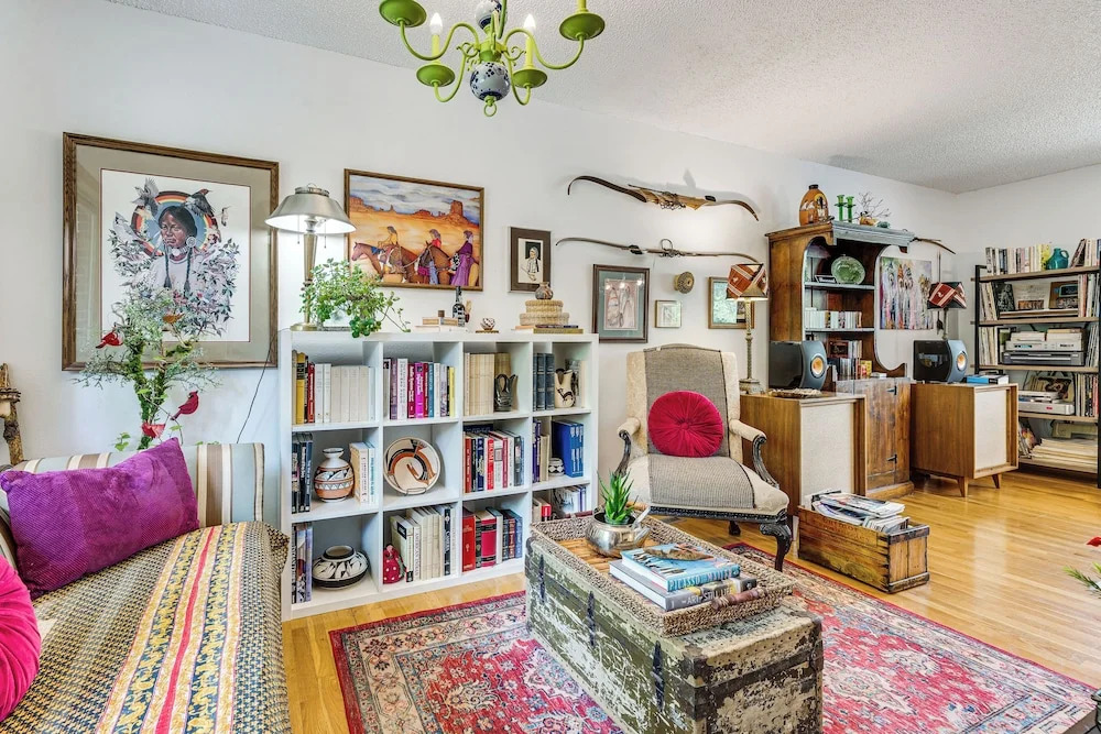 Eclectic Multi-level Charmer! 2 Mi to CU Boulder
