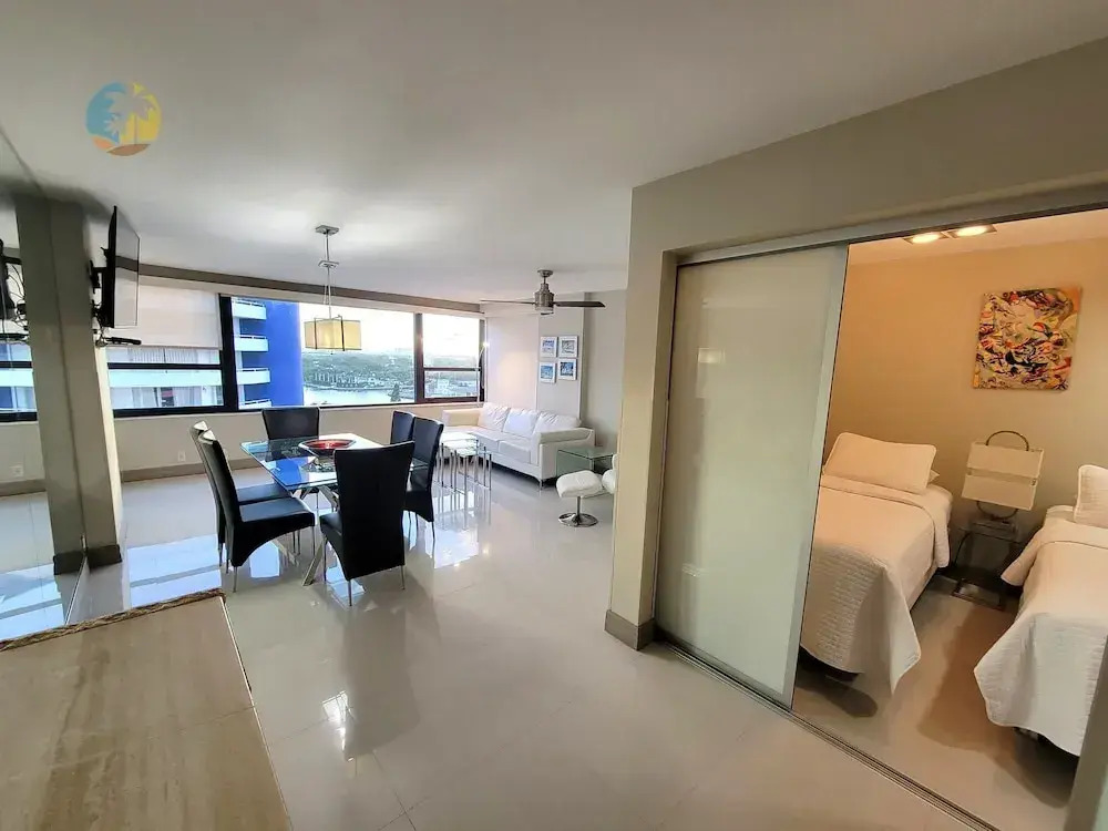 Alexander 1419/21 5 Bedroom Apts