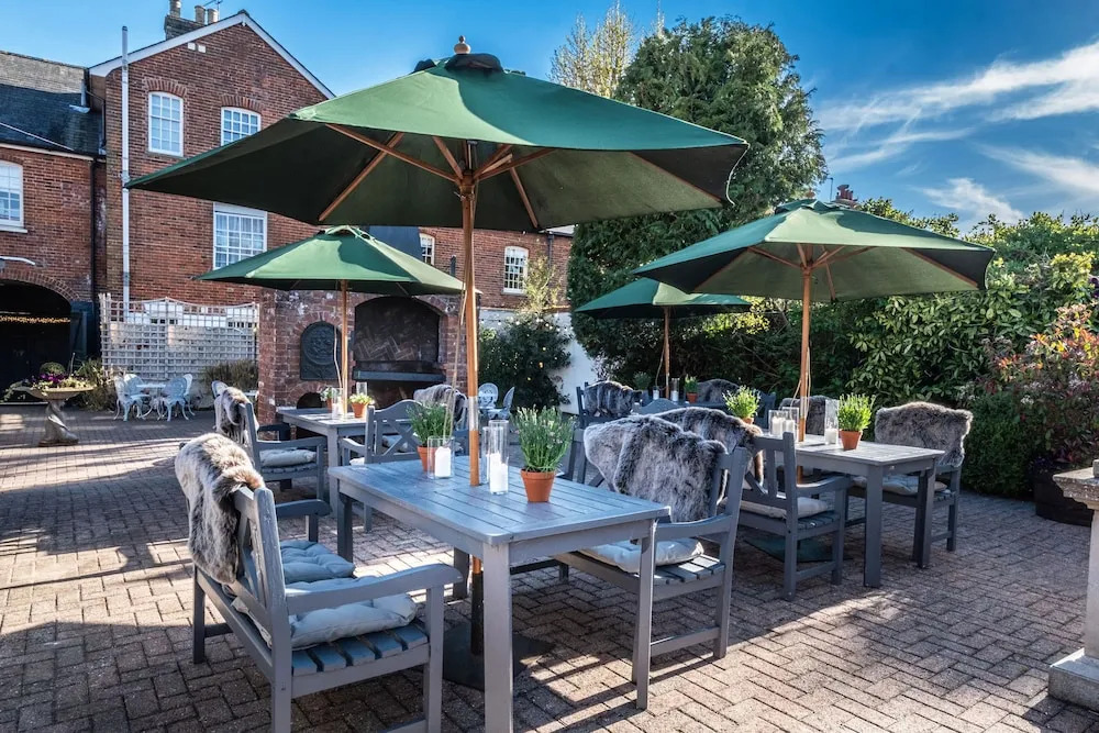 The Black Lion, Long Melford