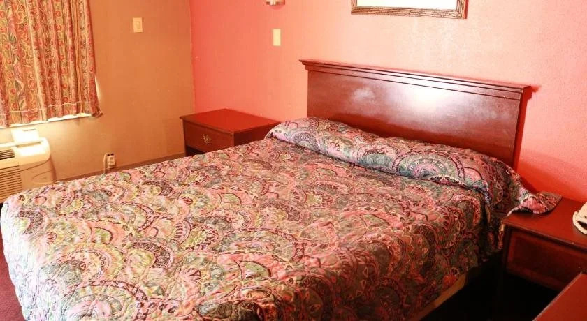 Country Club Motel