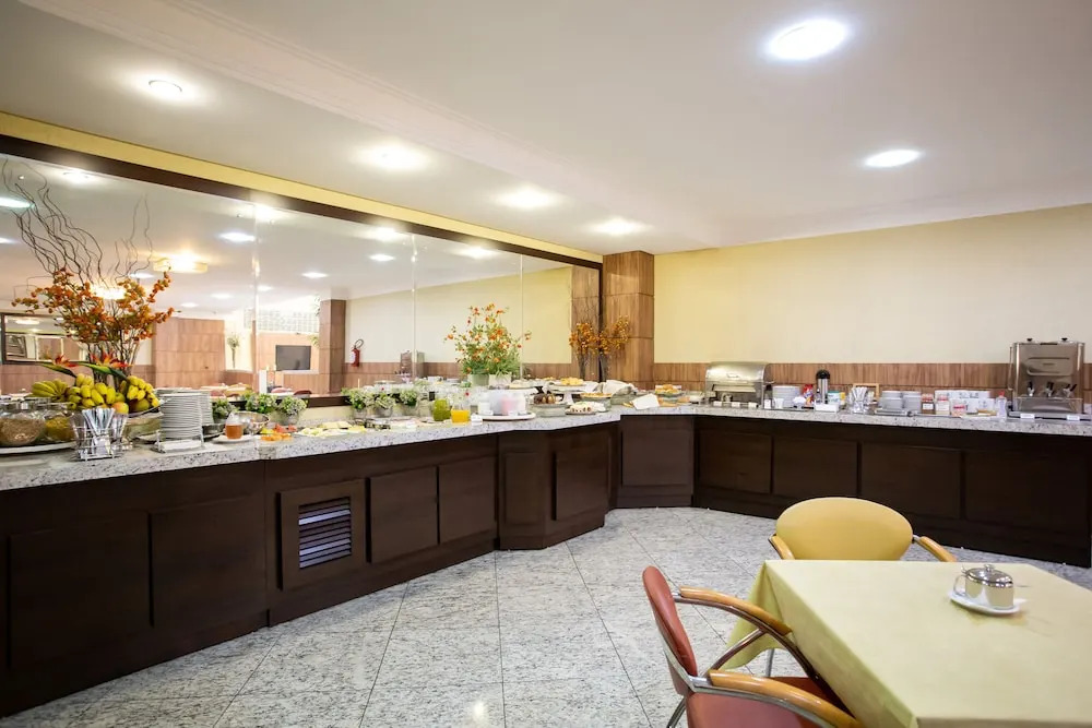 Barbur Center Hotel
