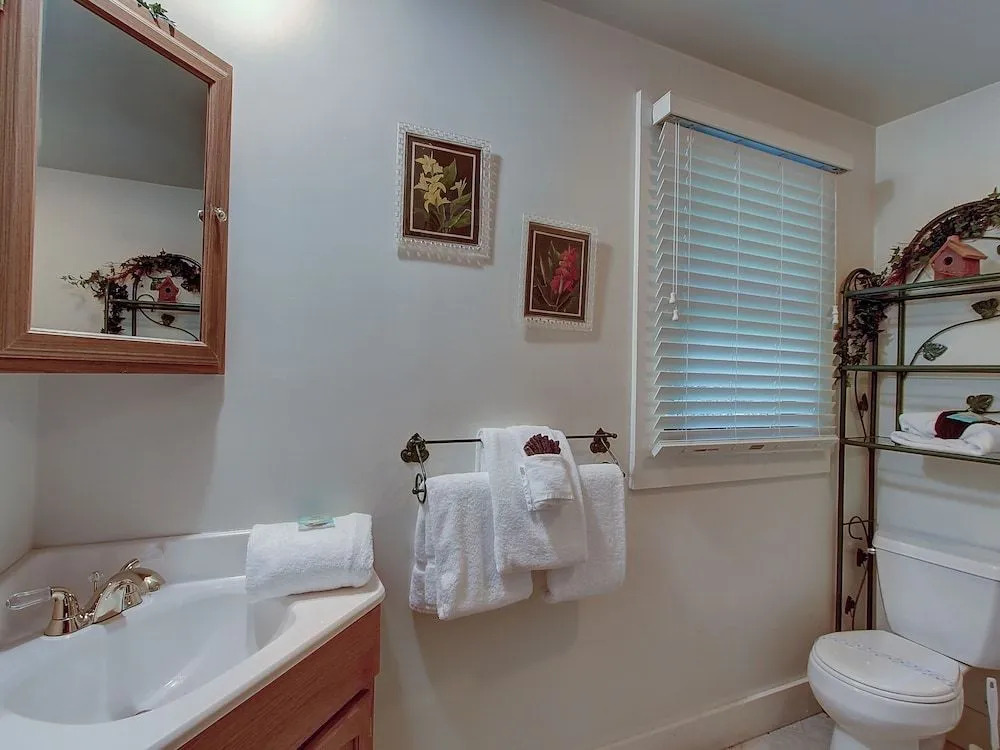 Storybook Romance 1 Bedroom 1 Bathroom Cottage