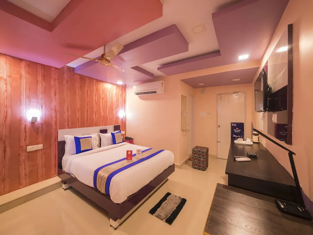 OYO 9930 Hotel AVS Residency