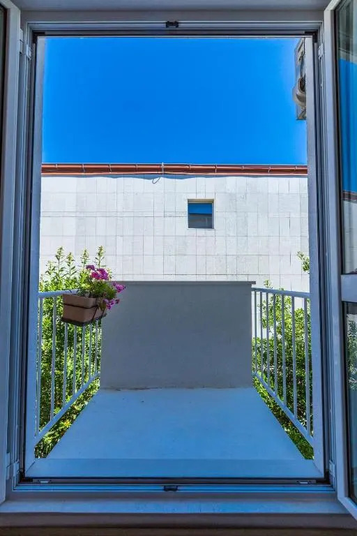 Calle Larga Ventidue