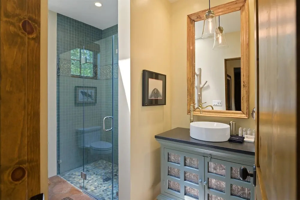 Casa Cuervo - Luxury Home With Gorgeous Amenities a Block off Canyon Rd