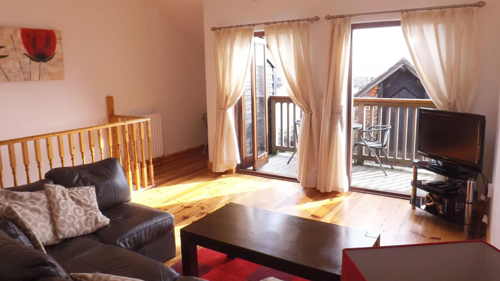 Penthouse 4 Modern Harbourside Apartment Sea Views