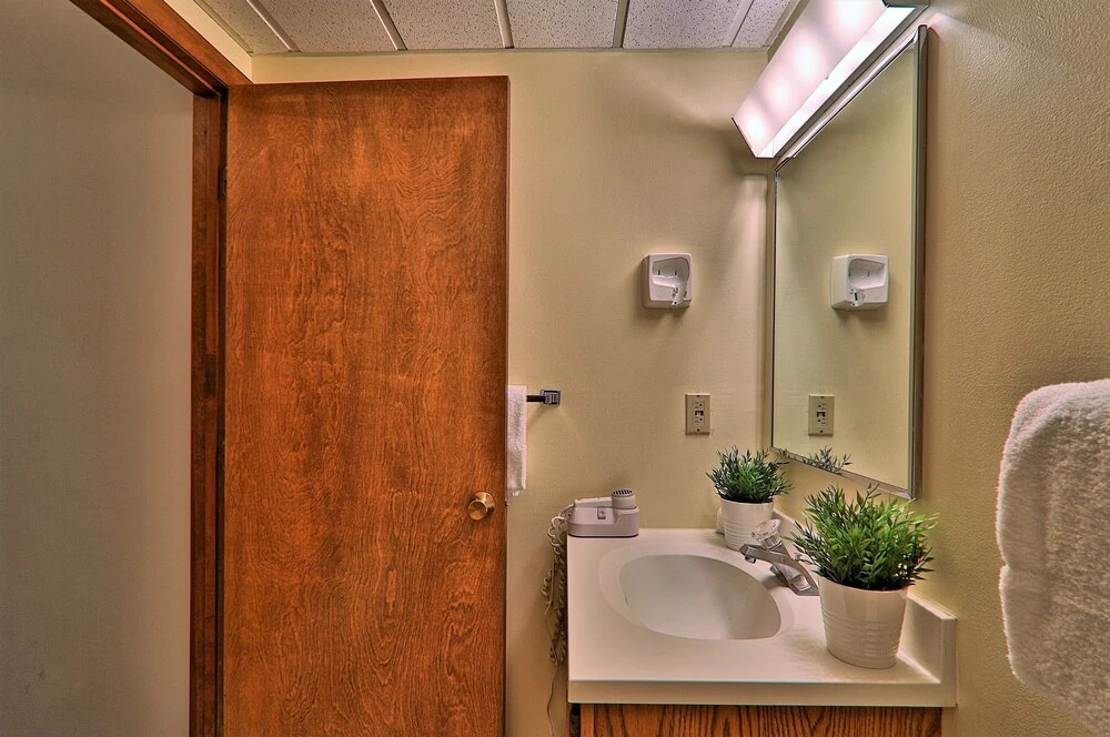 MG 3G02 - Views! Loft Condo Steps to Killington Resort. Hot Tub!