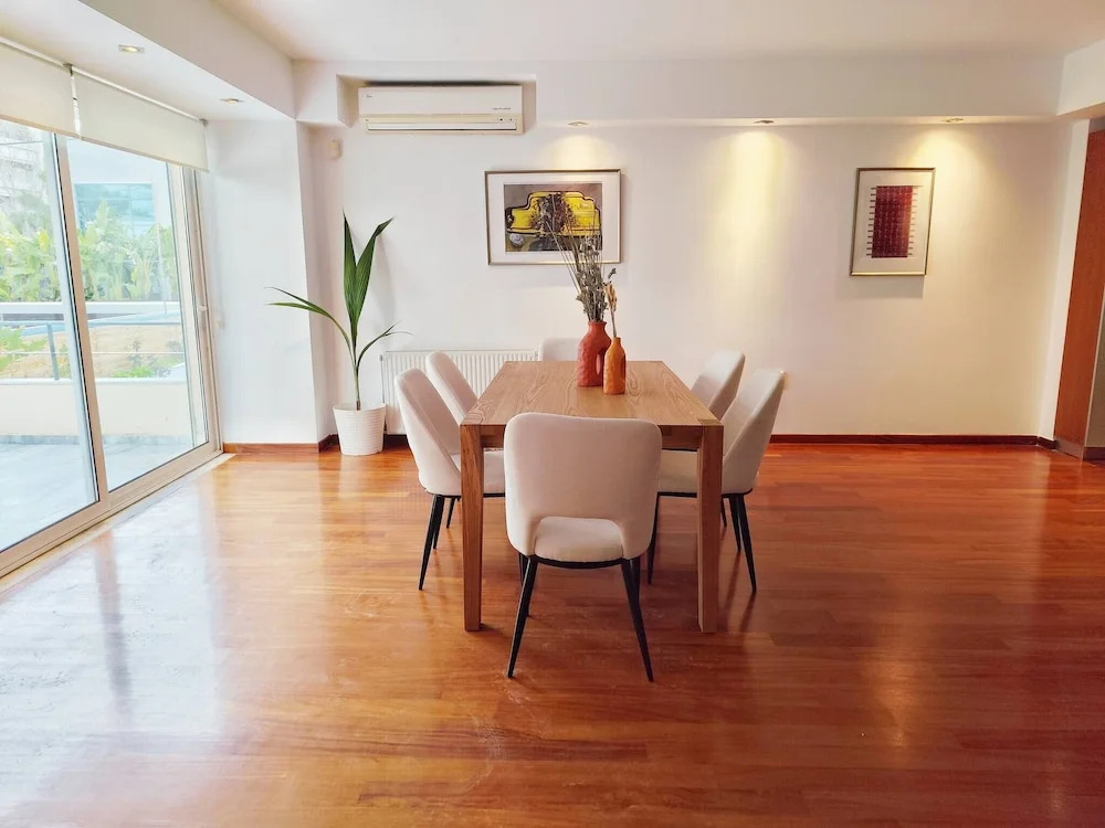 Adelos II Glow Villa 5BR 360m -Elevator-Rooftop