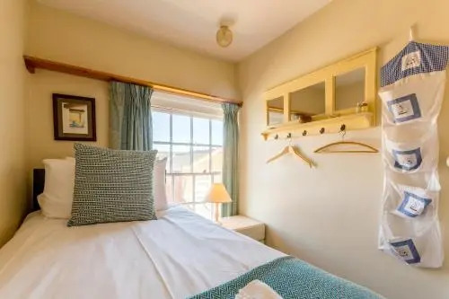 5 Coastguard Cottages