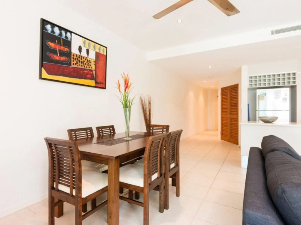 Cairns Beach Holiday Apartment