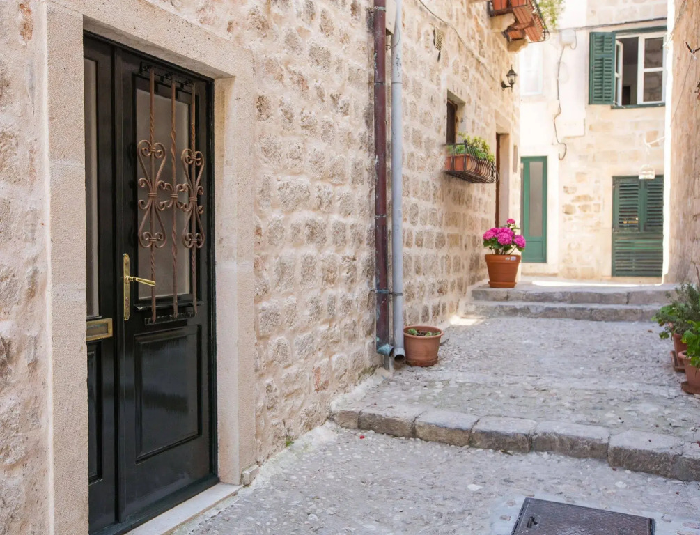 Villa Mirabilis, stunning superior villa, Dubrovnik Old Town
