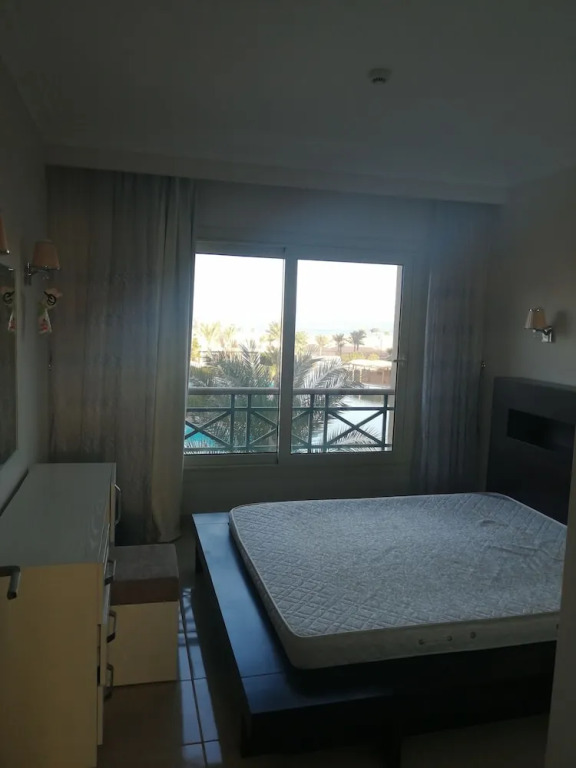 Sea view apartment with private beach