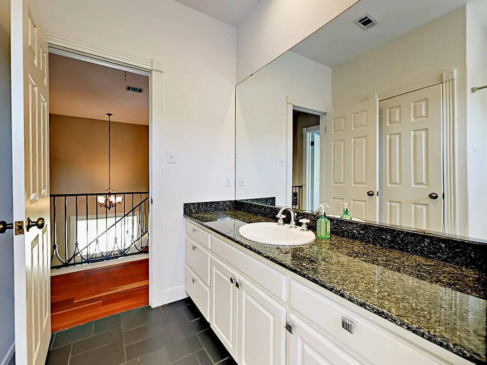 805 The High Road Home 4 Bedrooms 3.5 Bathrooms Home