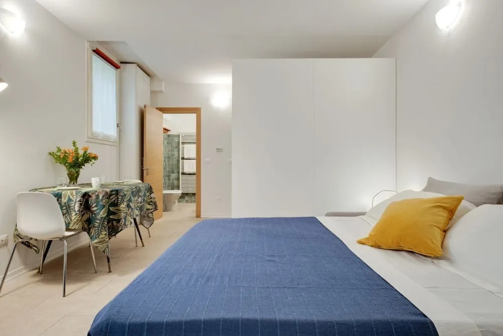 Via Santo Stefano Secret Garden Apartment