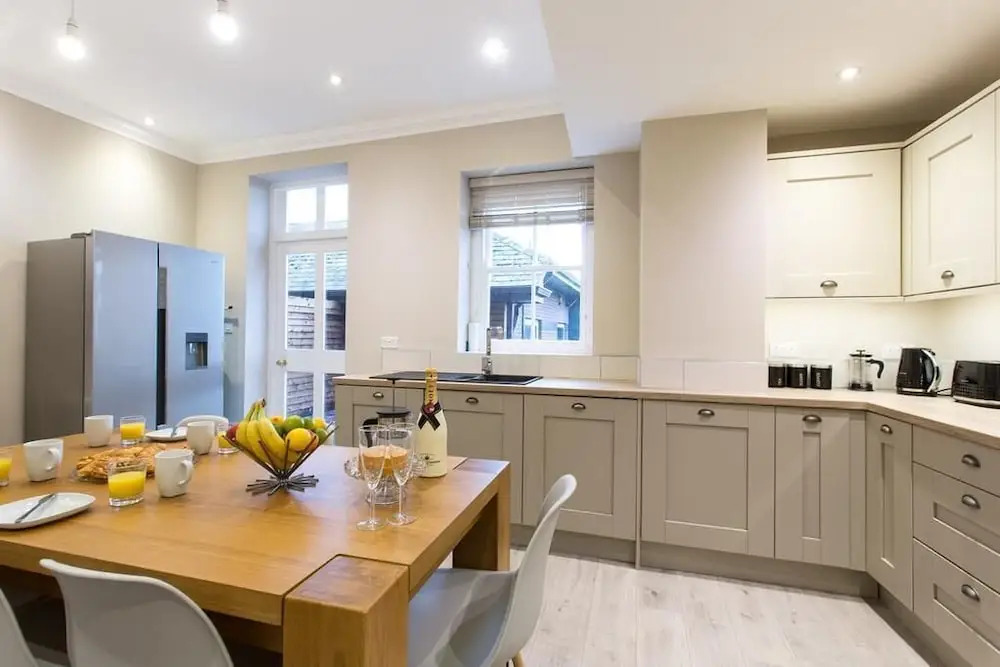 Luxury Listed Townhouse 350 Yds From Racecourse