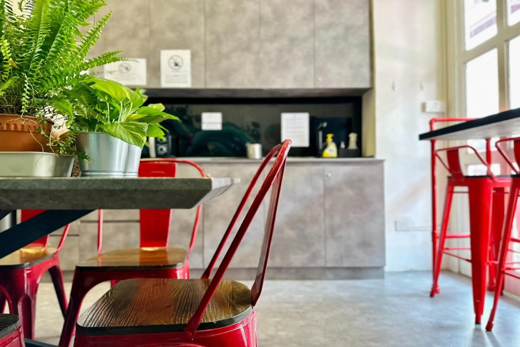RedDoorz Hostel Near Chinatown Mrt