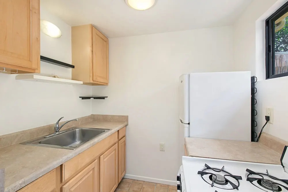1278veo8 1 Bedroom Home