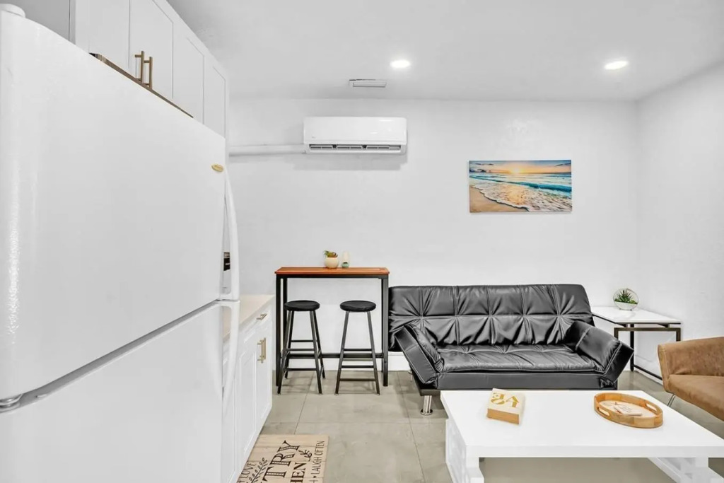 NEW Boutique One Bedroom Close to Aventura Mall & Beach