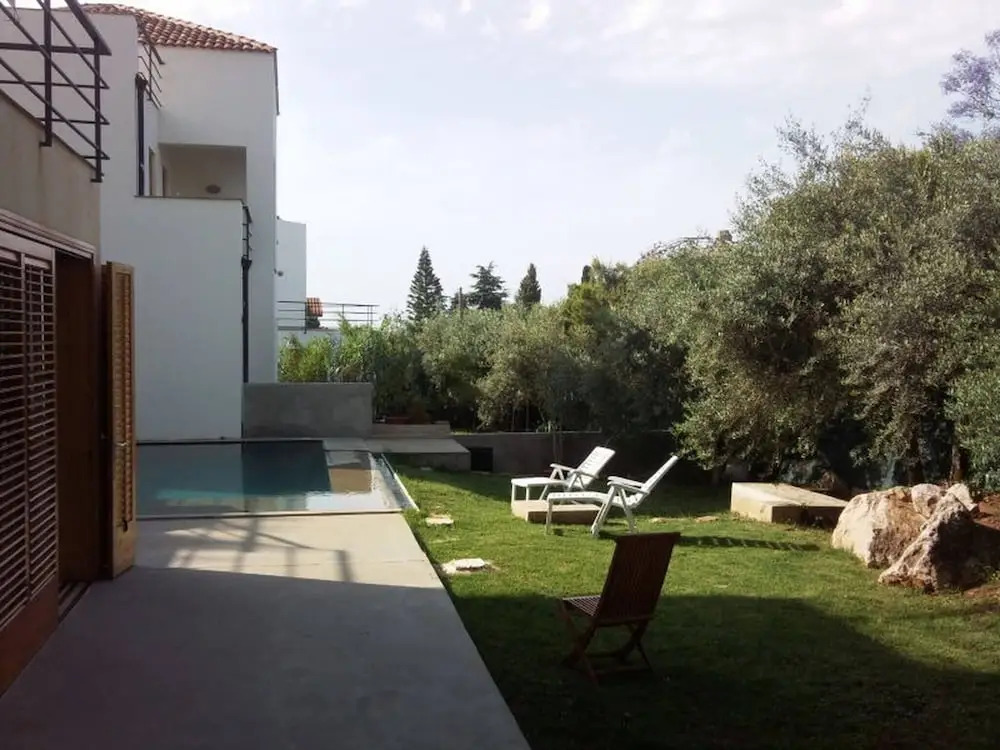 Villa With Pool Garden Near The Sea