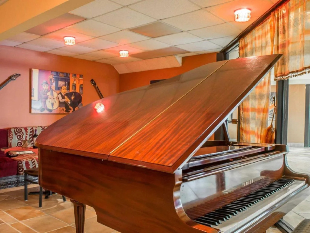 Sunchase Inn & Suites