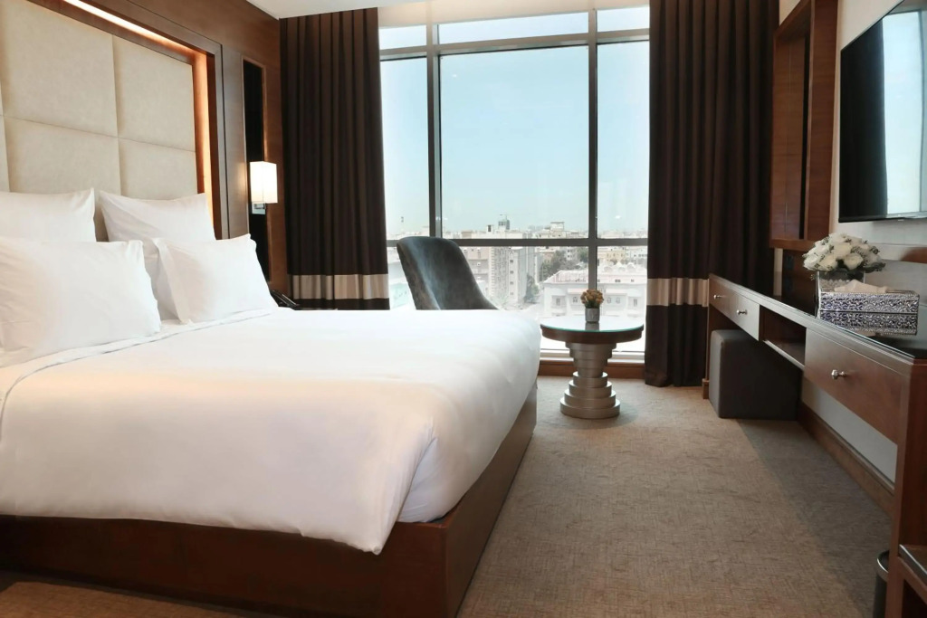 Weekend Hotel Sari