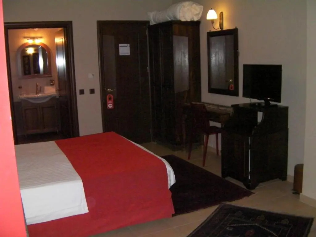 Pandion Luxury Boutique Hotel & Suites with Spa