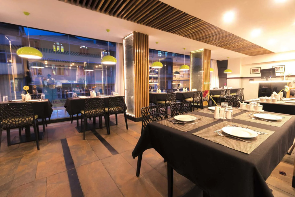 The Regal Hotel & Lounge