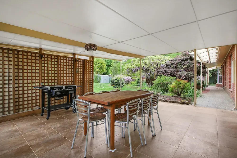 Cherry Lane - 3 bedroom brick home
