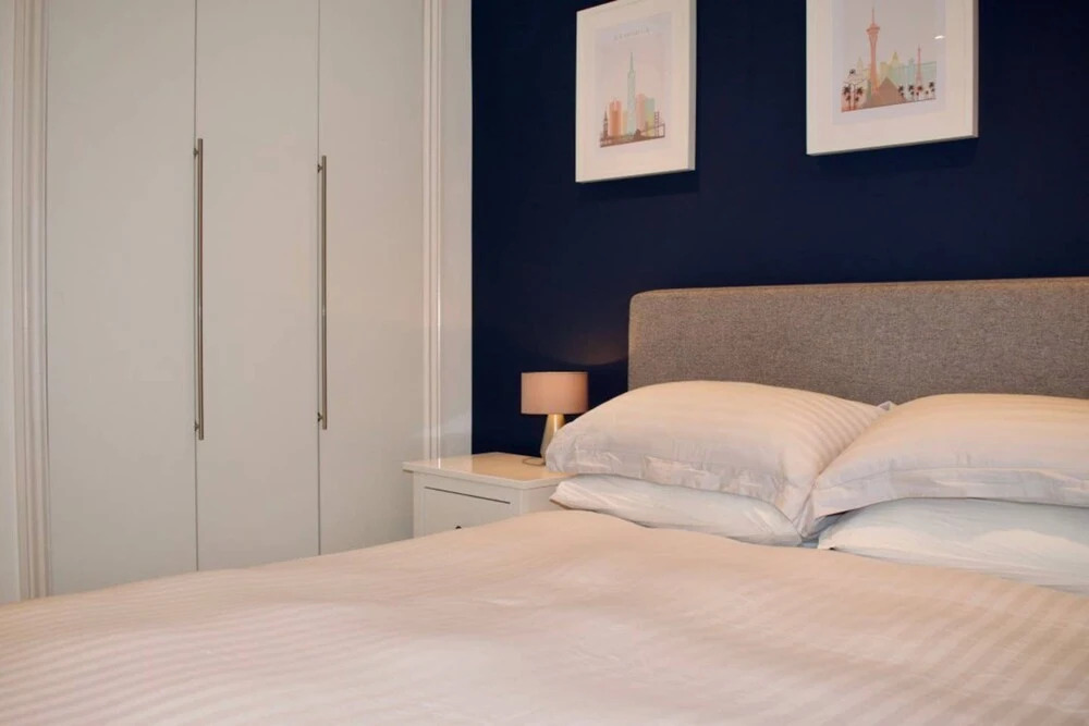 Modern Edinburgh Flat Close to City Centre
