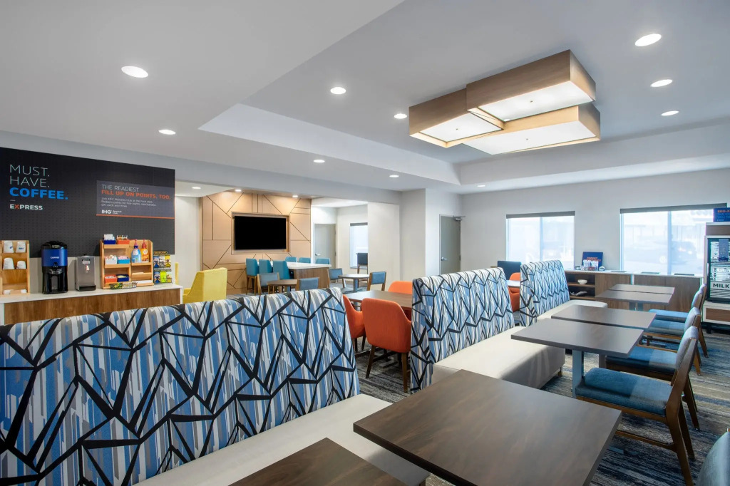 Holiday Inn Express & Suites Clinton by IHG
