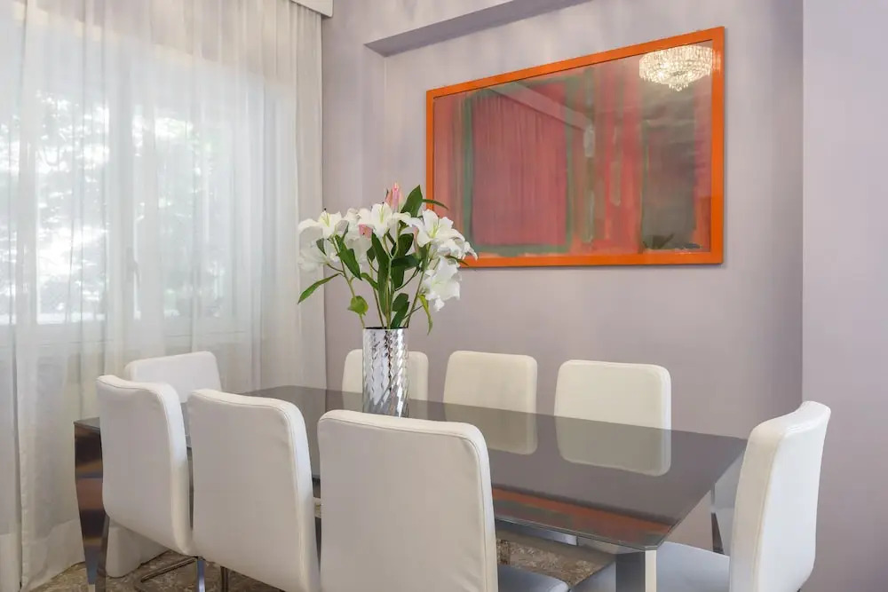 Superior 5 BD & BR Apt in Vatican Area