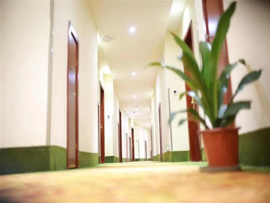 GreenTree Inn Suzhou Yangchenghu International Crab City Qianshuiwan Express Hotel