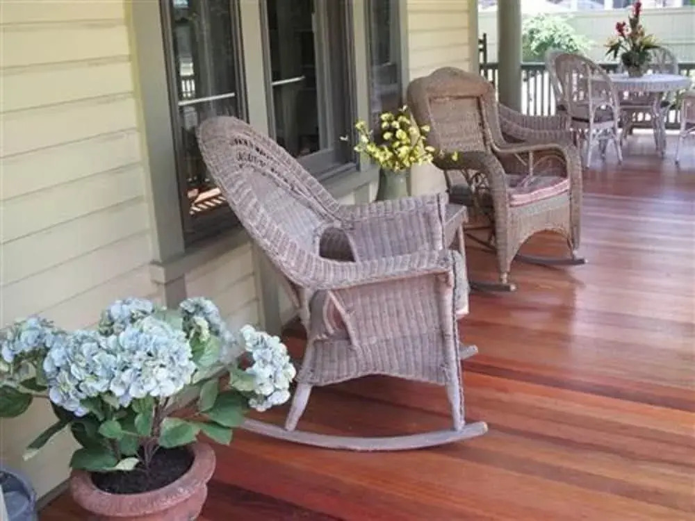 DeBary Inn