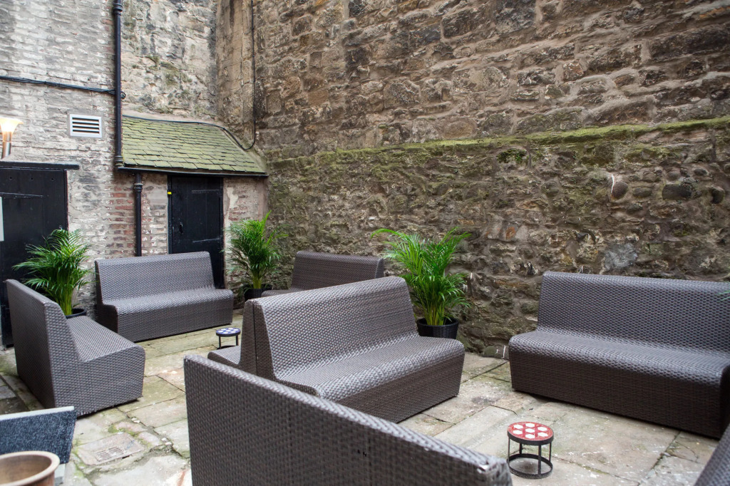 Edinburgh Castle Apartments