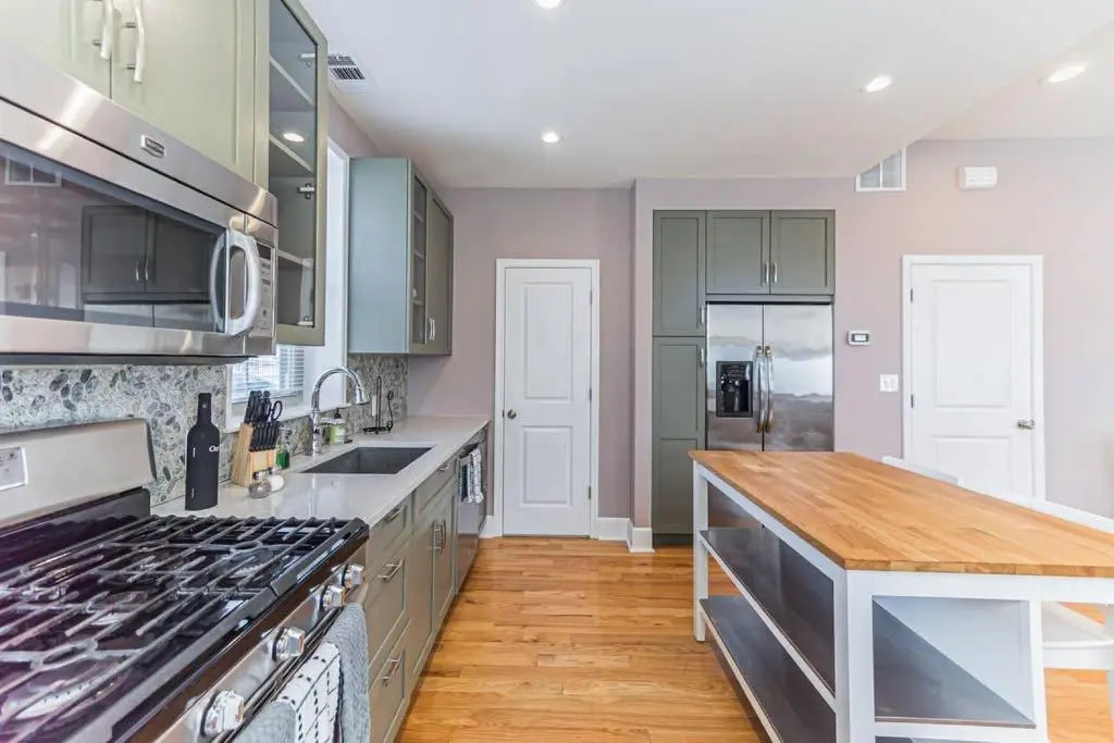 Fire Pit -Roof Deck- Parking -Penn-CHOP-Sleeps 7