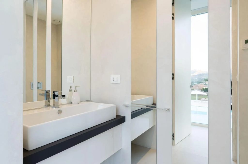 Luxury Villa near Taormina. Pool, gym and welness area.-VILLA CONTEMPORANEA
