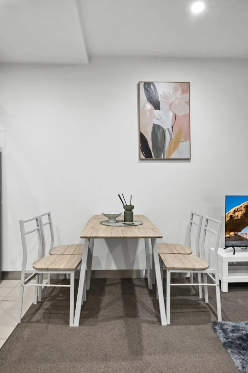 Elevated 1-bed Retreat Near Crown