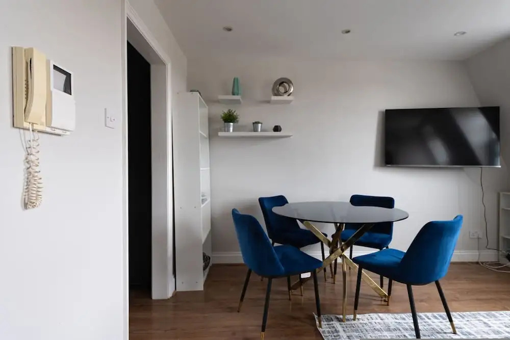 Comfy 2 Bed Flat QCE