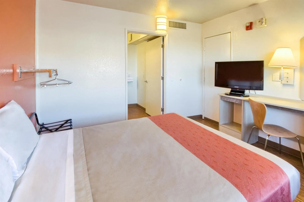 Motel 6 Pendleton, OR