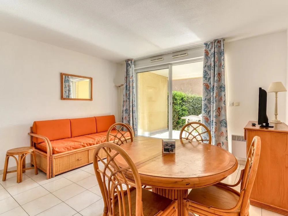 Seaview Family Stay for 6 in Valras Plage