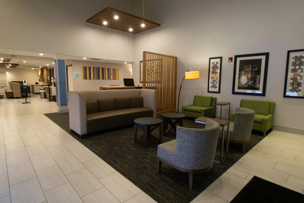 Holiday Inn Express & Suites Manassas by IHG