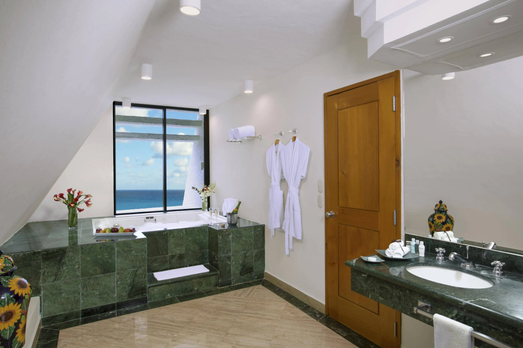 The Pyramid Cancun by Oasis - Gourmet Premium All Inclusive