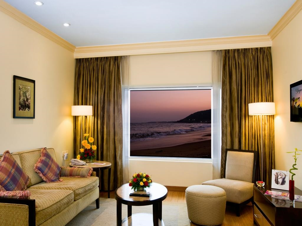 The Gateway Hotel Beach Road