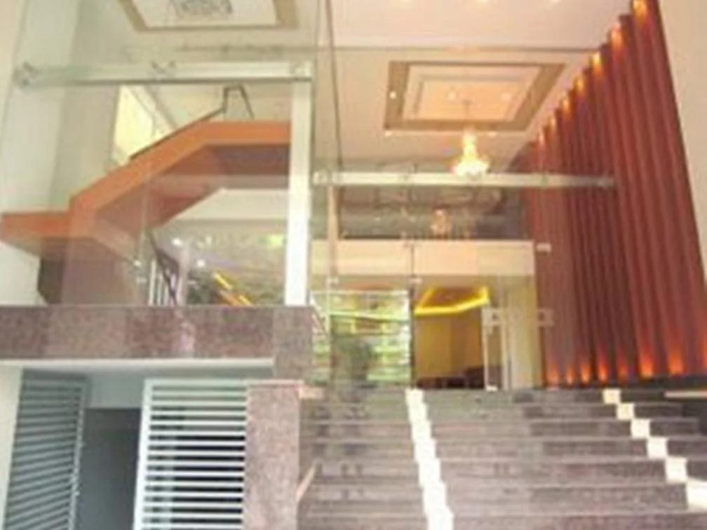 Apogee Hotel