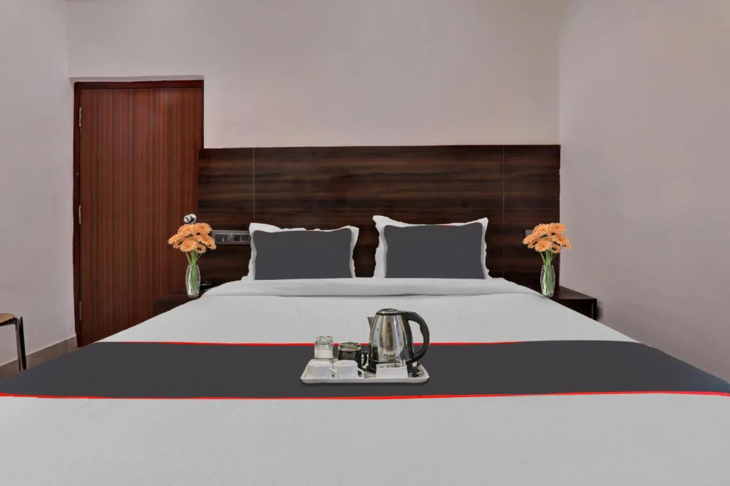 Flagship 92648 Hotel Jwala
